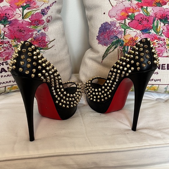 Christian Louboutin :Size 39.5 - Picture 4 of 8